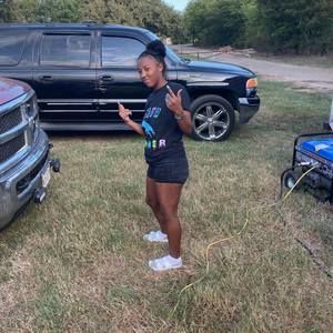 Meet your Posher, Zakiya